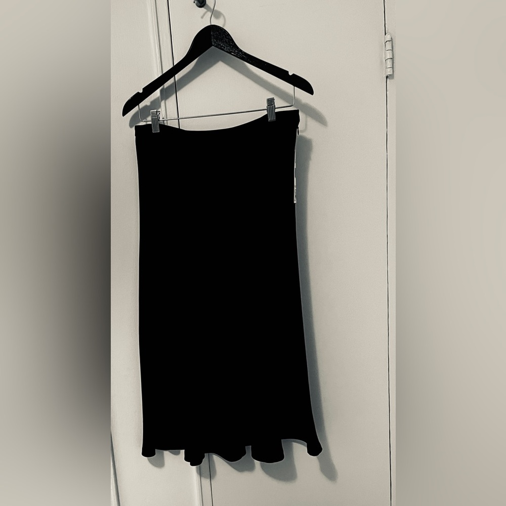 Jones New York Black Midi
Skirt, New With Tags